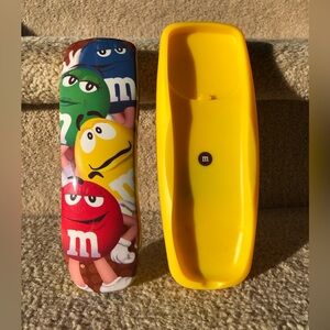 M&M old fashioned handheld telephone